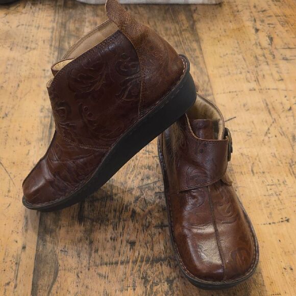 ALEGRIA Caiti Choco Embossed Rose Boot Size 40/9-9.5 Fall Boho Coastal Cowgirl - Picture 1 of 9
